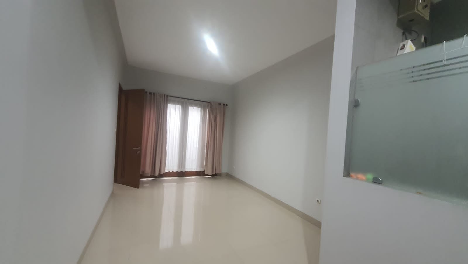 DISEWAKAN RUMAH NYAMAN & ASRI DALAM CLUSTER DI CIGADUNG – BANDUNG UTARA