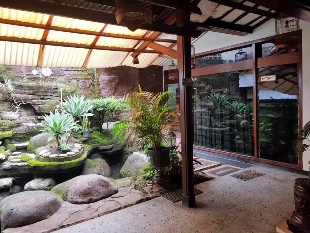 DIJUAL CEPAT RUMAH & TEMPAT USAHA DI PUSAT KOTA SAYAP JALAN PELAJAR PEJUANG – BANDUNG